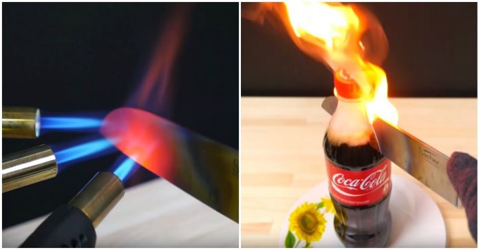 Com uma faca super quente cortou uma garrafa de Coca-Cola a meio